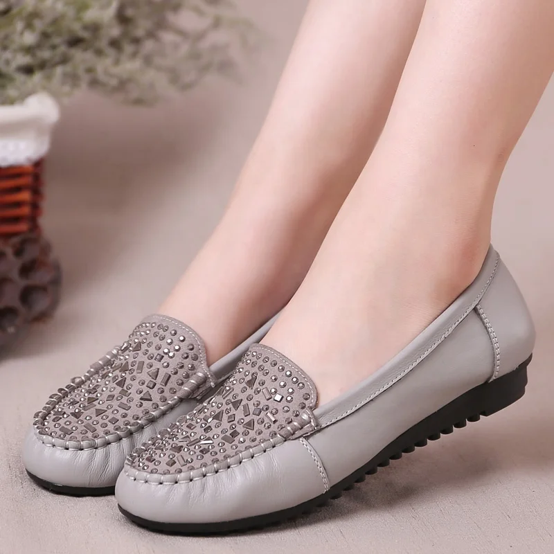 
2020 Bright diamond plus size women casual shoes lady loafers genuine leather flat ladies stock shoes 