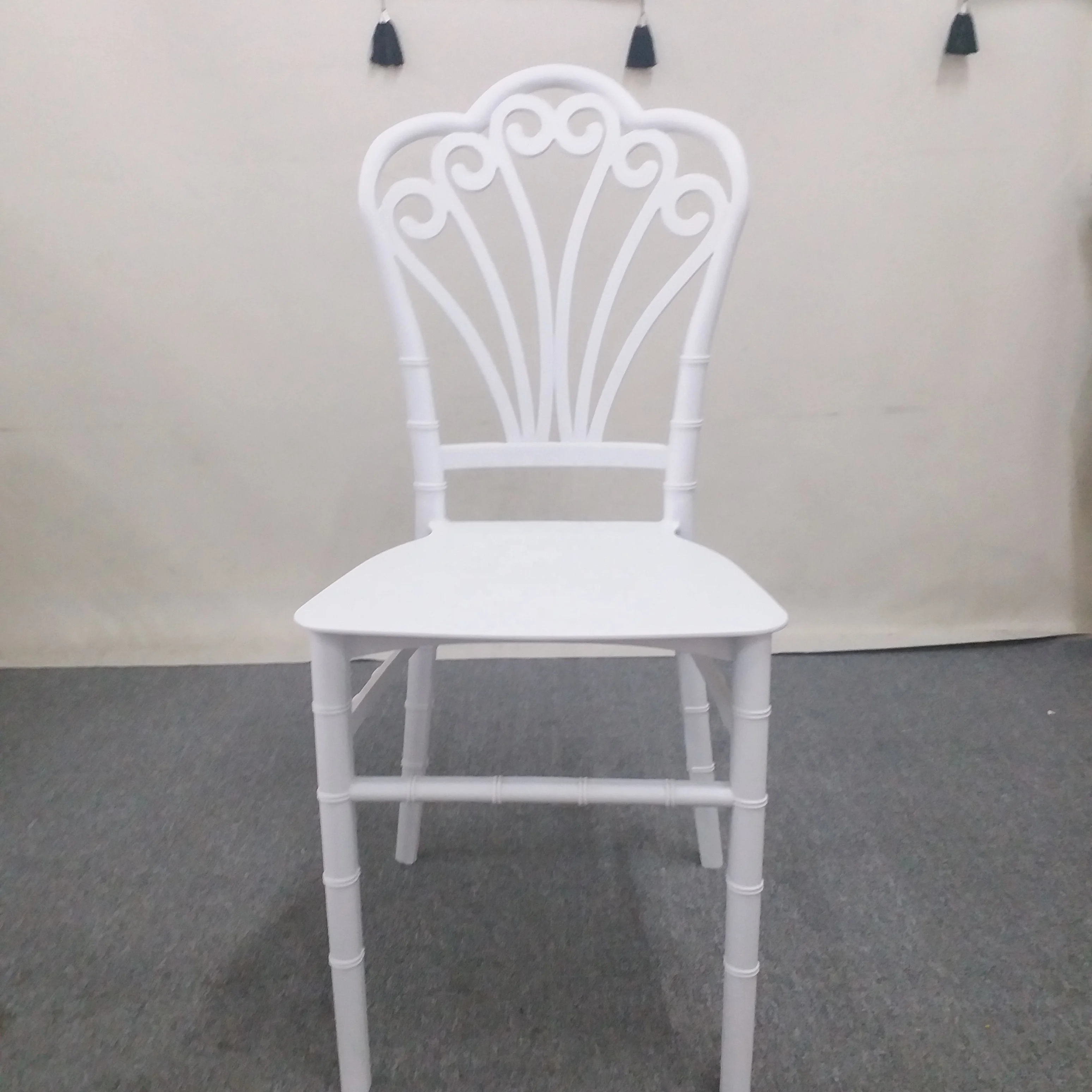 
New Design Fashion Modern PP Plastic Named of peacock for Restaurant Chair Furniture 