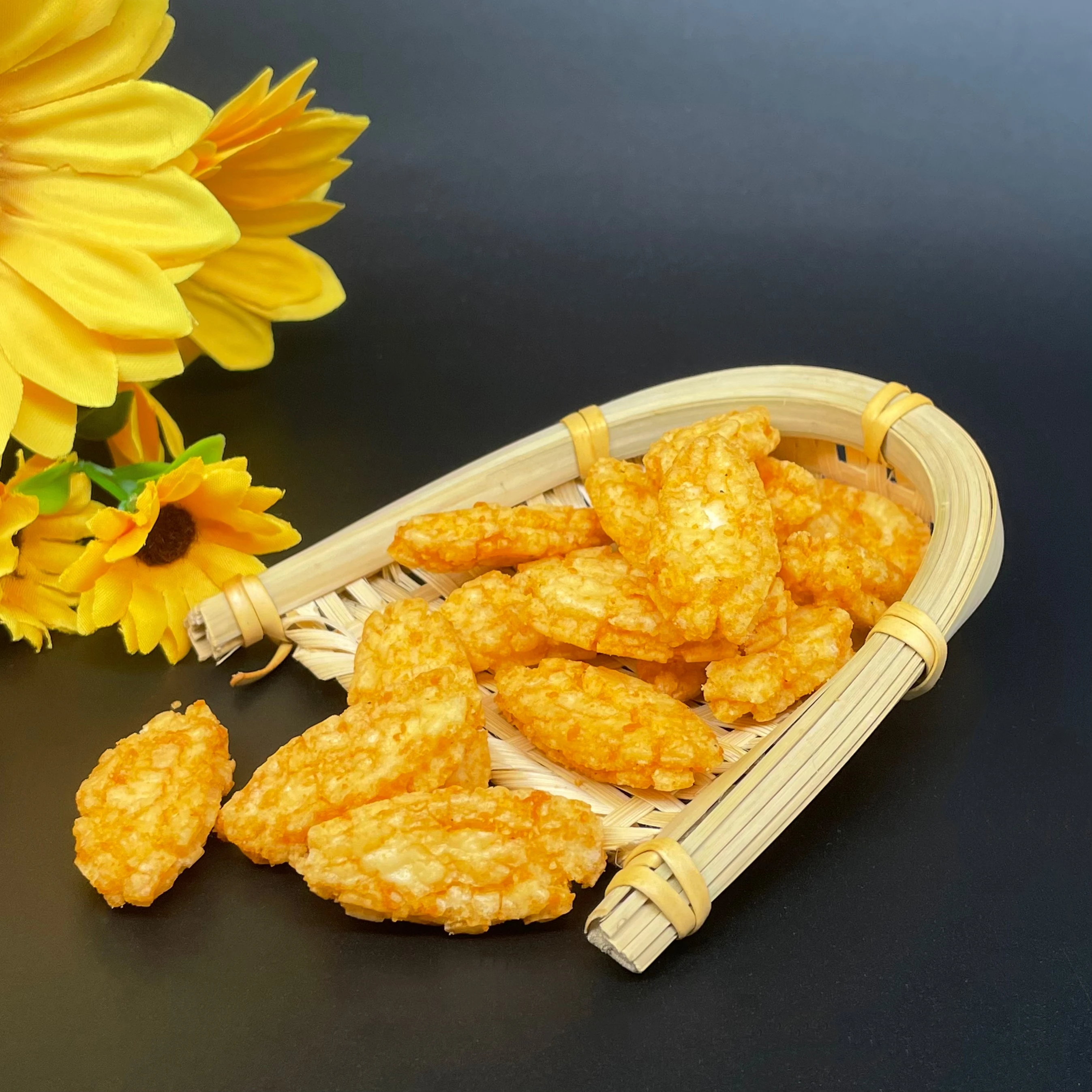 Crispy Rice Crackers Seaweed Curry Chili Black Pepper Flavor Snack Fried Rice Cracker