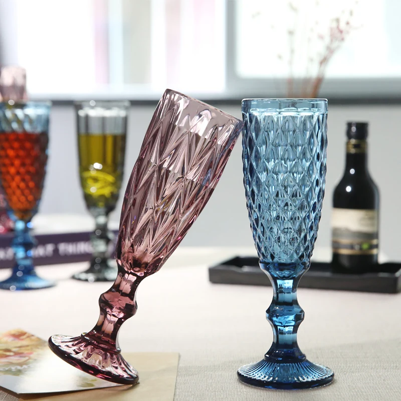 Wholesale wedding glasses Color embossed pattern Transparent Drinking cup green wine glasses Retro champagne Coupes for party