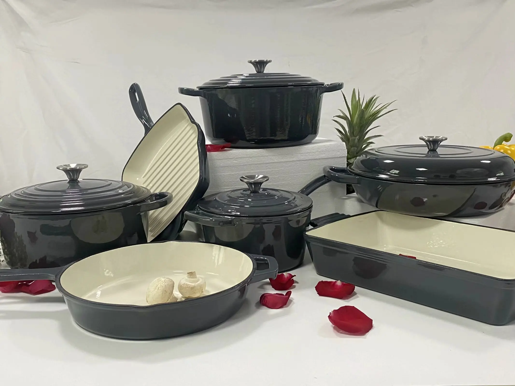 Best Sellers Nonstick Enameled Cast Iron Cookware Set Dutch Ovens and Round Casseroles with Lid