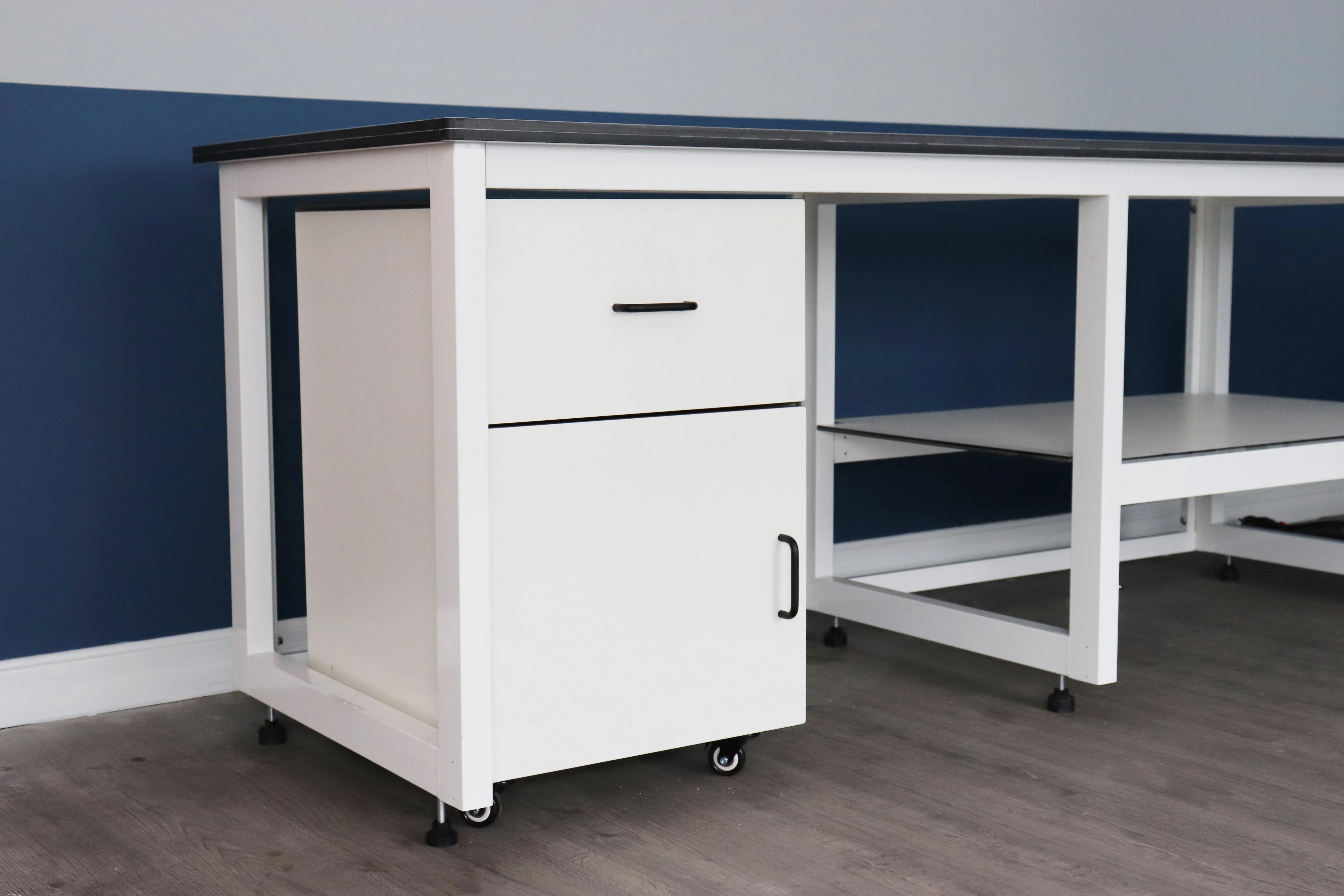 YA MING Custom Size 12.7mm hpl laminated board Work Bench White table Industrial Workshop Work Bench