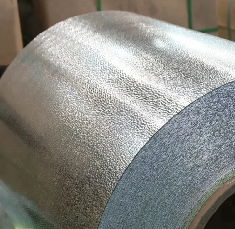Рулон алюминиевой фольги с тиснением шириной 500-2200 мм