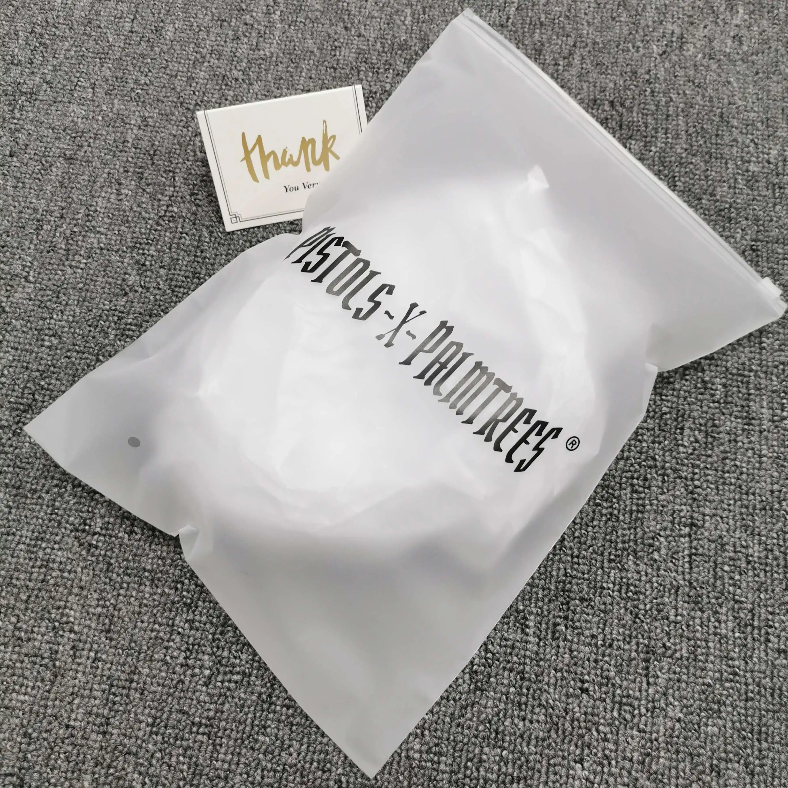 
Wholesale packaging bags zipper Biodegradable Frosted surface sealing zipper lock bags packaging customised packaging bags 