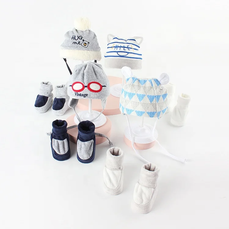 Оптовая продажа, унисекс, бархатные костюмы для малышей, мальчиков и девочек, обувь и шляпы для младенцев, 2022, комплекты обуви для новорожденных