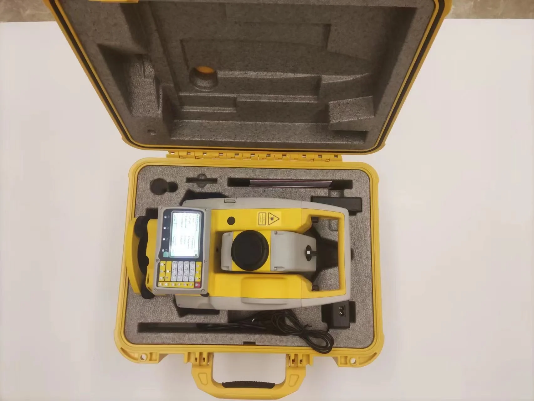 Total Station South N3/ NTS 332R15M with Color screen Surveying Instruments With High Accuracy For Sale