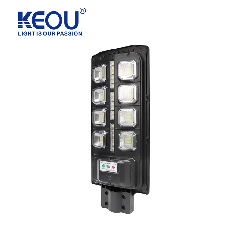 KEOU Factory wholesale Lightning protection IP65 waterproof 150W solar street light for football field