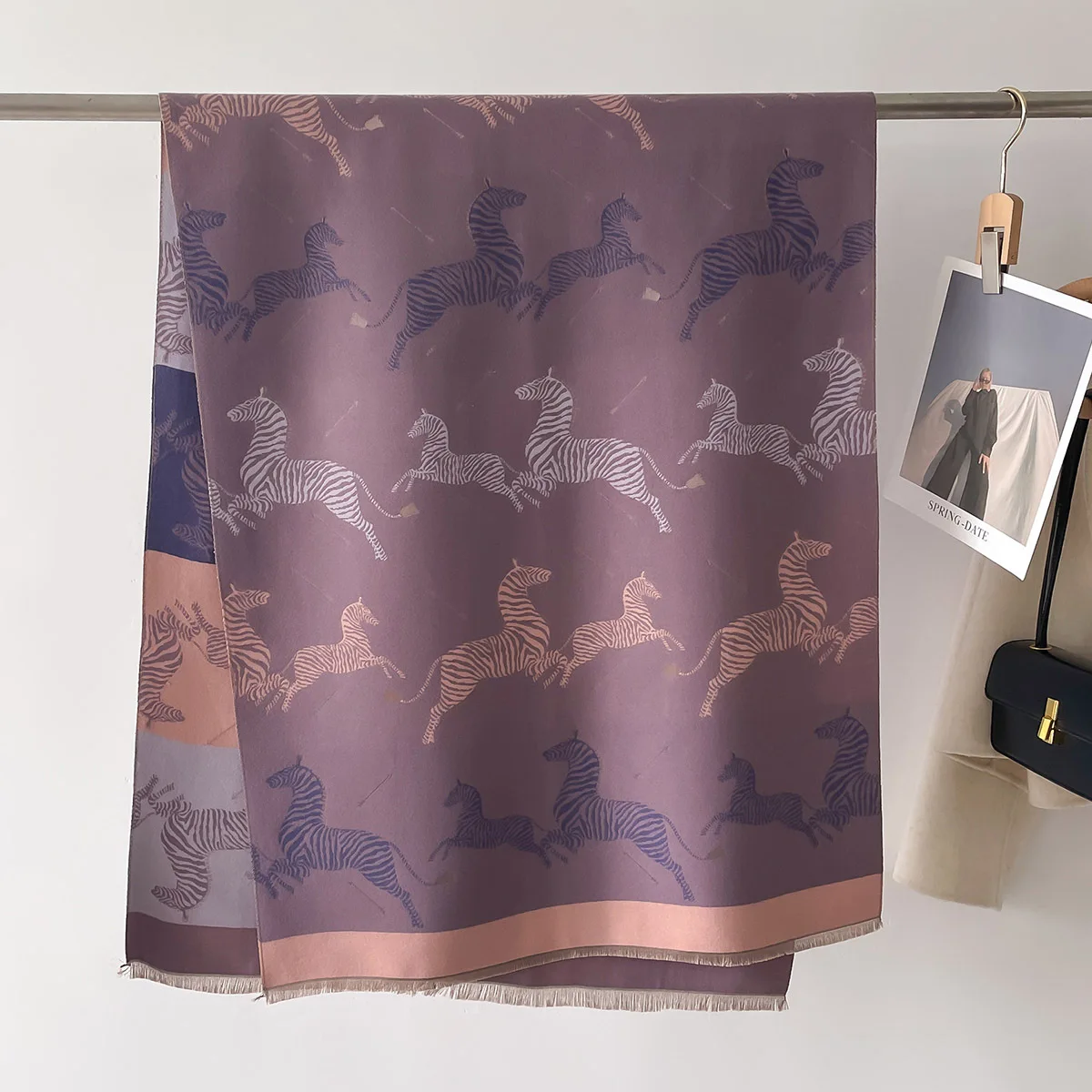 2024 Fashion Soft Colorful Horse Design Scarf Women Girls Winter Cashmere Animal Jacquard Pashmina Shawls Wrap Scarves