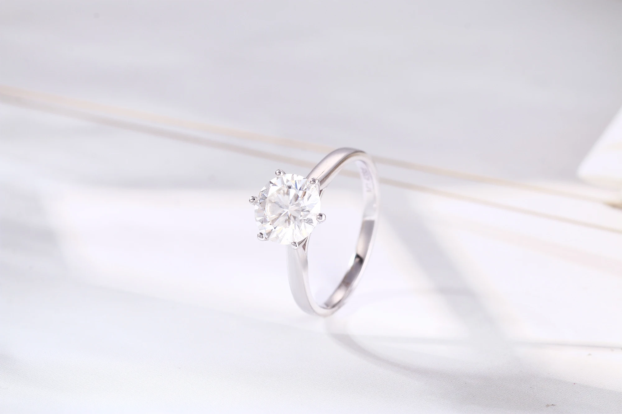 Megan Wholesale classic six prongs ring 14K 18K Gold Moisssanite Diamond Ring christmas gift love gift anniversary for lover