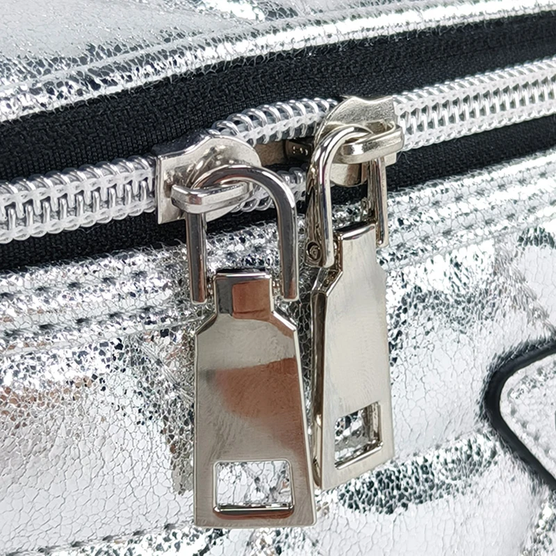 Luxurious Simple large Glisten Shiny metallic PU Silver travel hanging Beauty Product Storage cosmetic cases toiletry makeup bag