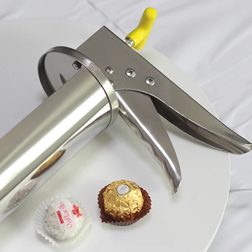 Household kitchen gadgets Standard stainless steel hand squeeze sauce spray gun