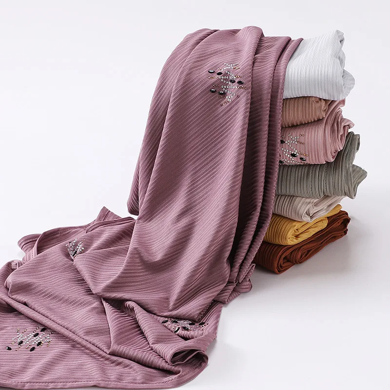 2022 New fashion plain knitted jersey head scarf shawl muslim ladies striped turbans ribbed jersey hijabs scarf with rhinestones