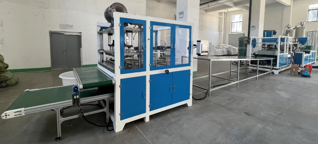 Disposable Food Plate Meal Tray Market Tray One-Step Fully Automatic Vacuum Forming Machine