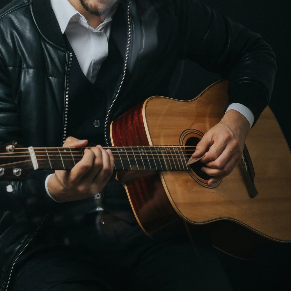 
Personalized Pick Box Laser Engraved Dropshipping Walnut Wooden Guitar Pick To My Son 