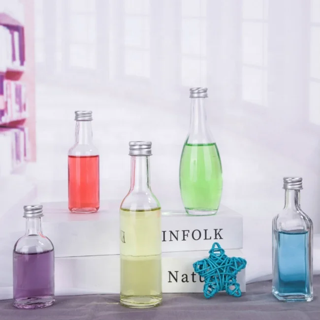 100 ml (3.3 oz) Glass Flask Liquor Bottle with Black Caps