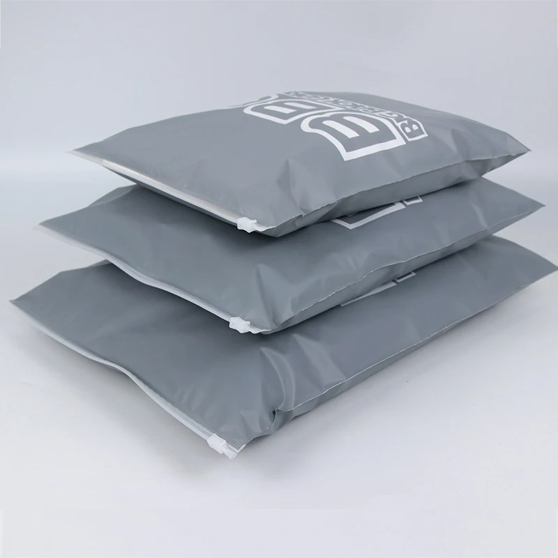 Custom Logo  Matt Clothes Packaging Bags Plastic Recyclable Ziplock Sports Clothing Packaging with Printed Logo
