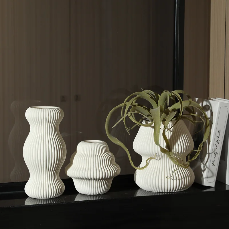 2023 Nordic Pleated Vertical Stripe Ceramic Vase Table Decorative Pleated Vertical Stripe Flower Vase For Home Decor