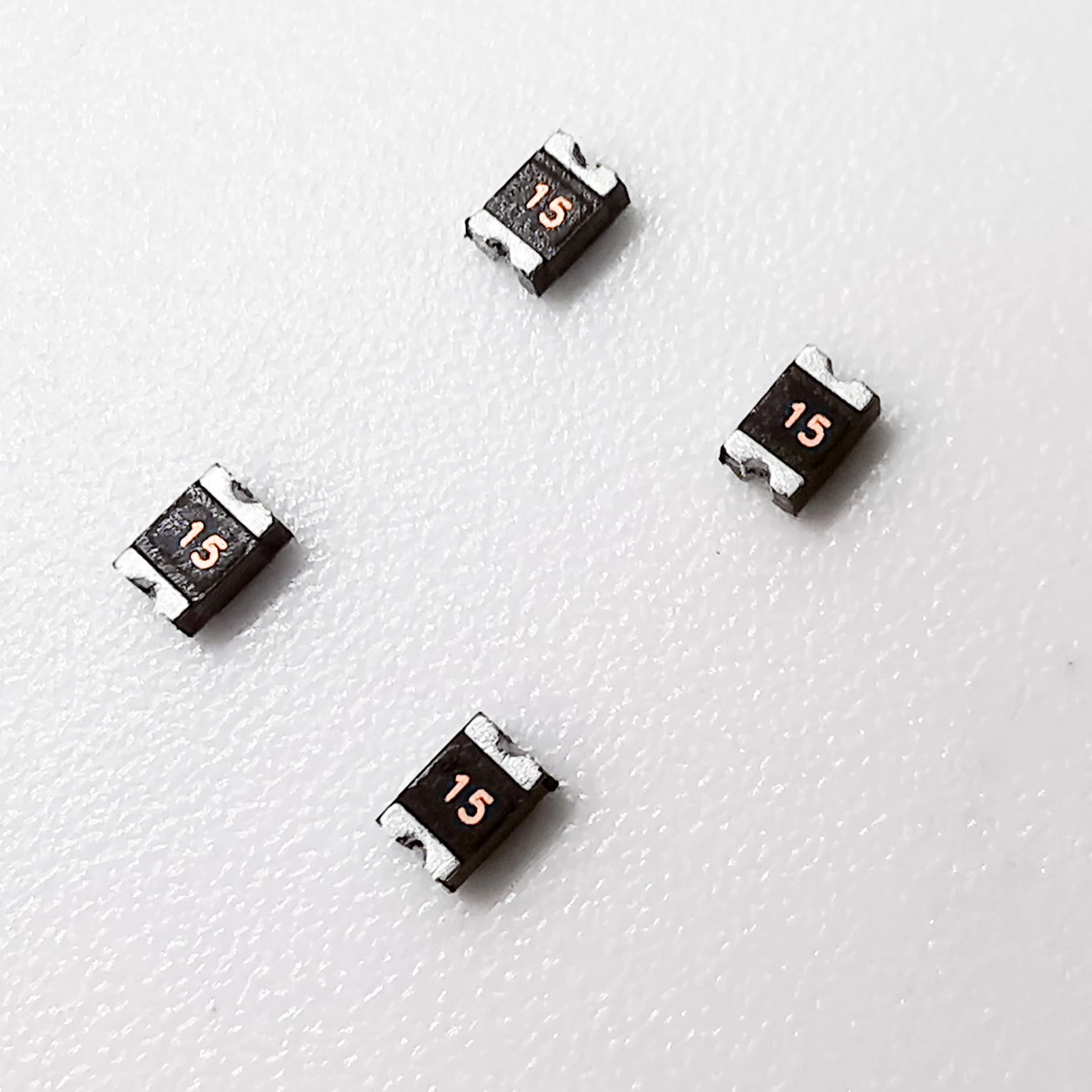 Chinese manufacturer sells high quality SMD0805R150SF 6V, 1.5A automotive plug-in ANS Midi fuse