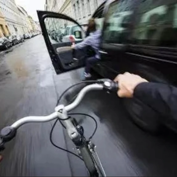 77Ghz corner radar DOW Door Open Warning Lane Change Assist for car automobile interconnected products mmW radar for vehicle