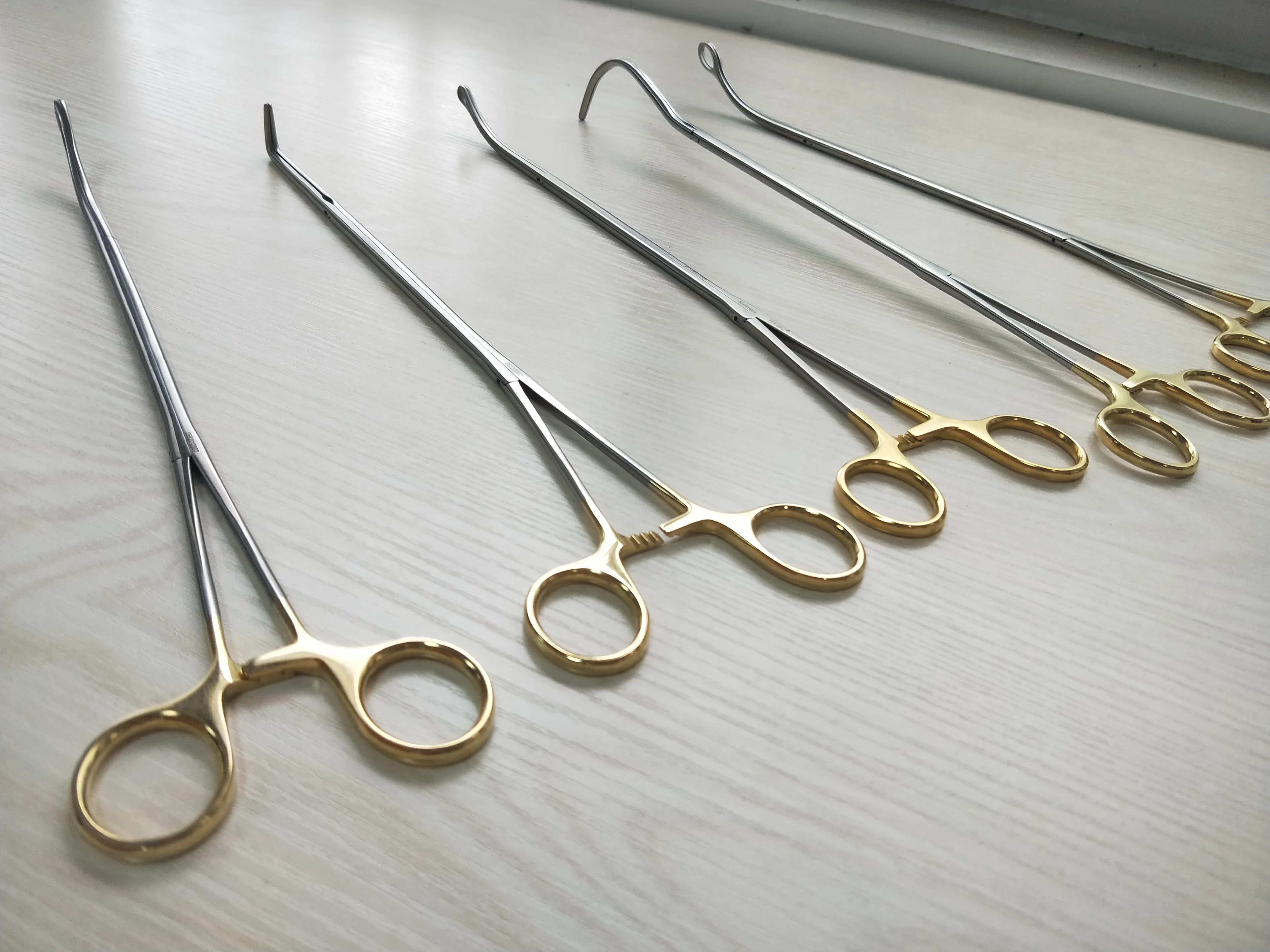 Tissue forceps Thoracoscopy instruments Hemostatic forceps