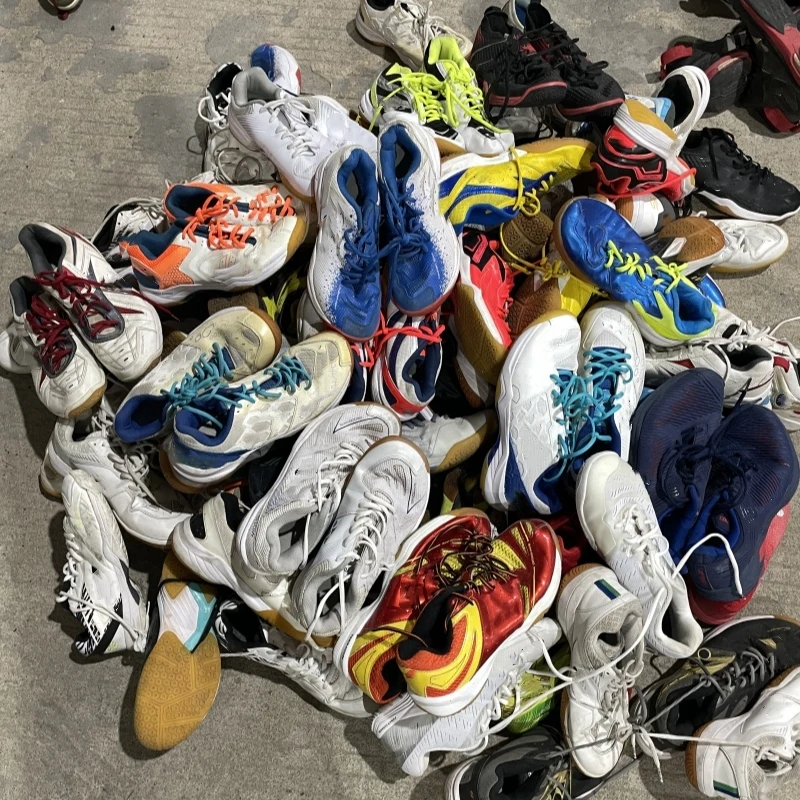 Wholesale used badminton shoes Chinese brands and second hand international brands bales