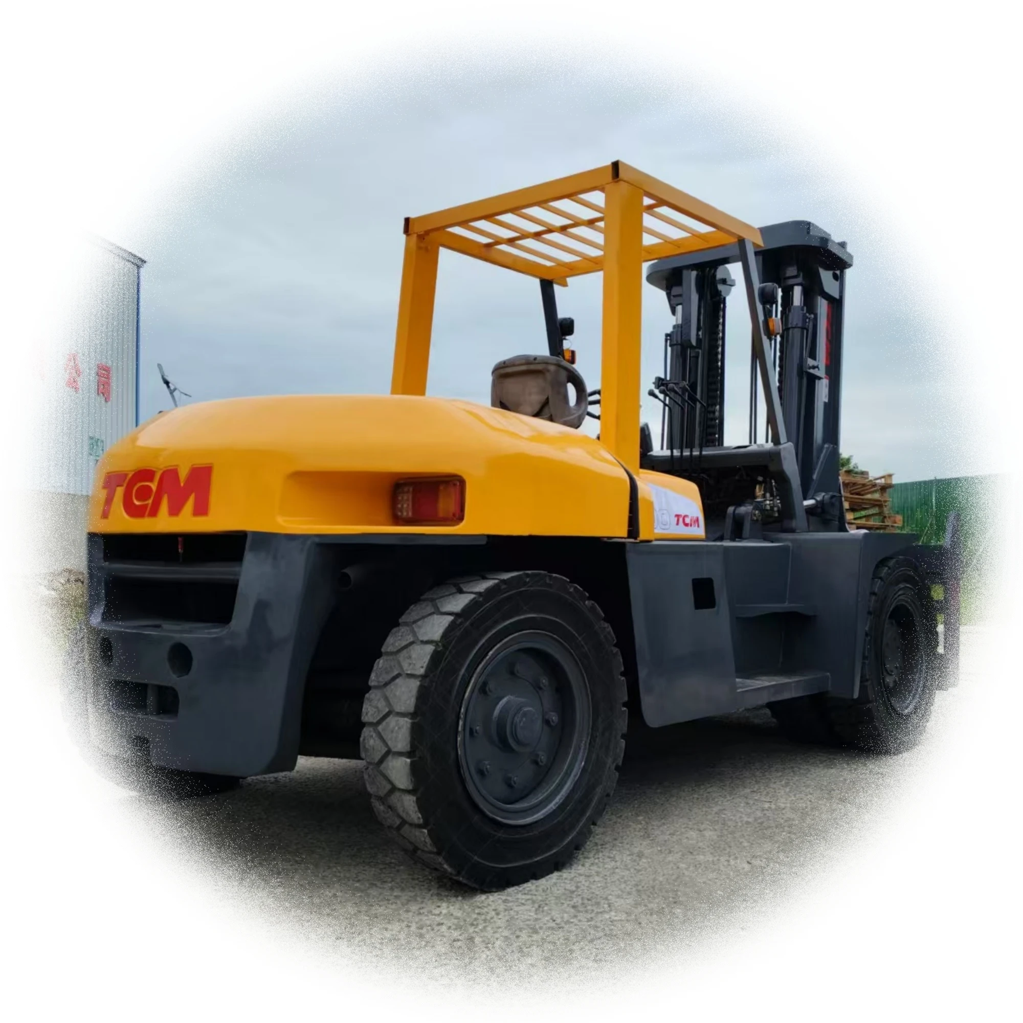 Best Price TCM FD100 10 Ton Capacity Forklift Japan Brand with Good Performance Motor Core Component for Retail Industries