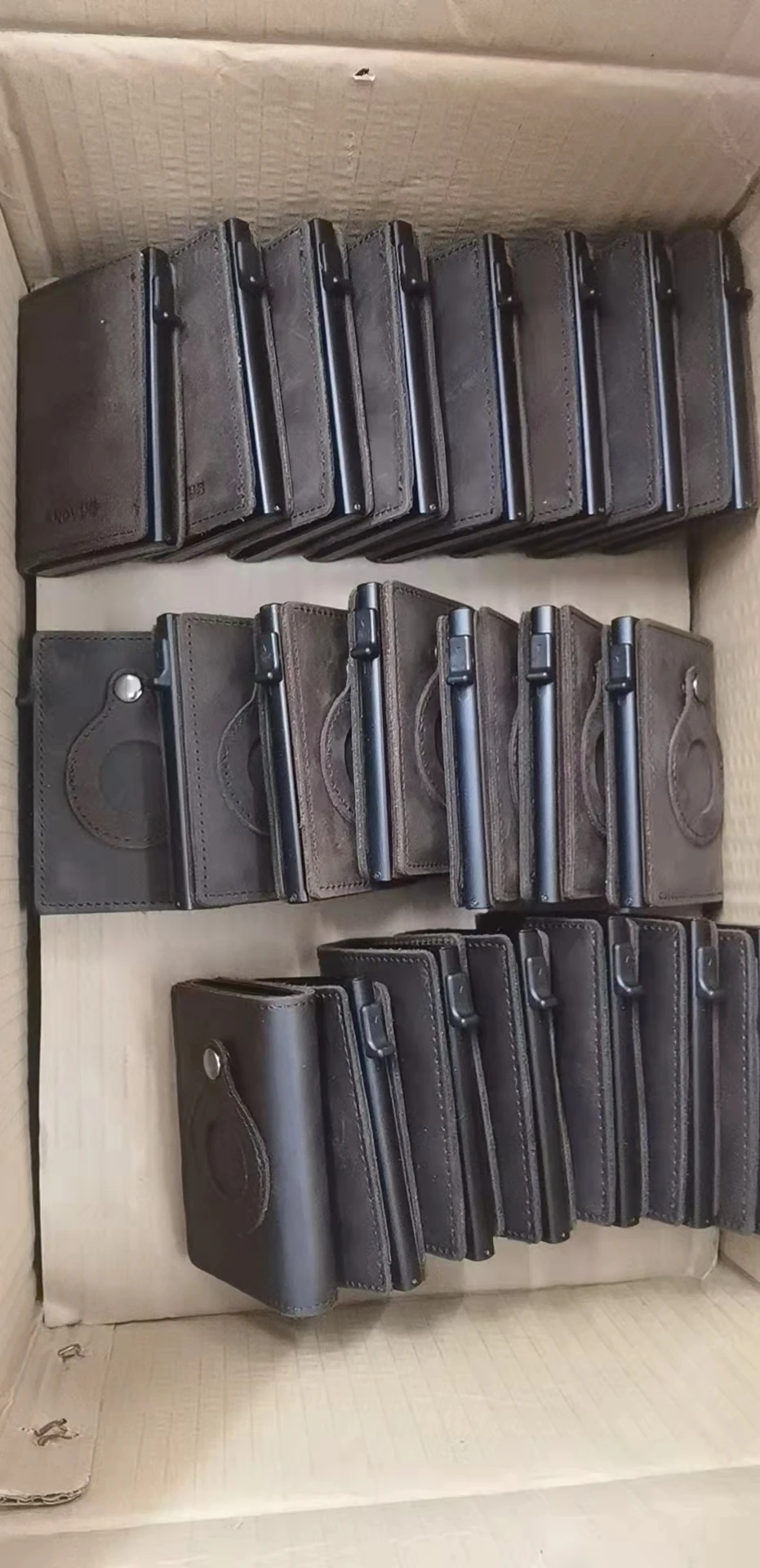 Винтажный Мужской держатель для кредитных карт с RFID-блокировкой чехол из алюминиевого сплава удостоверения личности автоматический мужской металлический кожаный