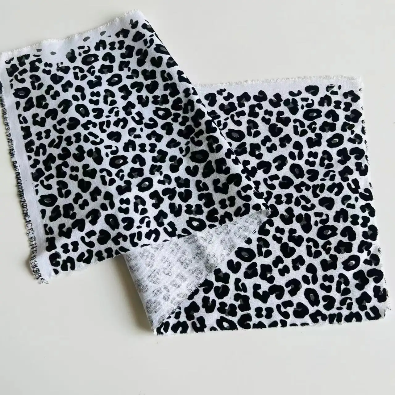 Fashionable leopard pattern flocked cotton canvas fabric for canvas bag drawstring bag