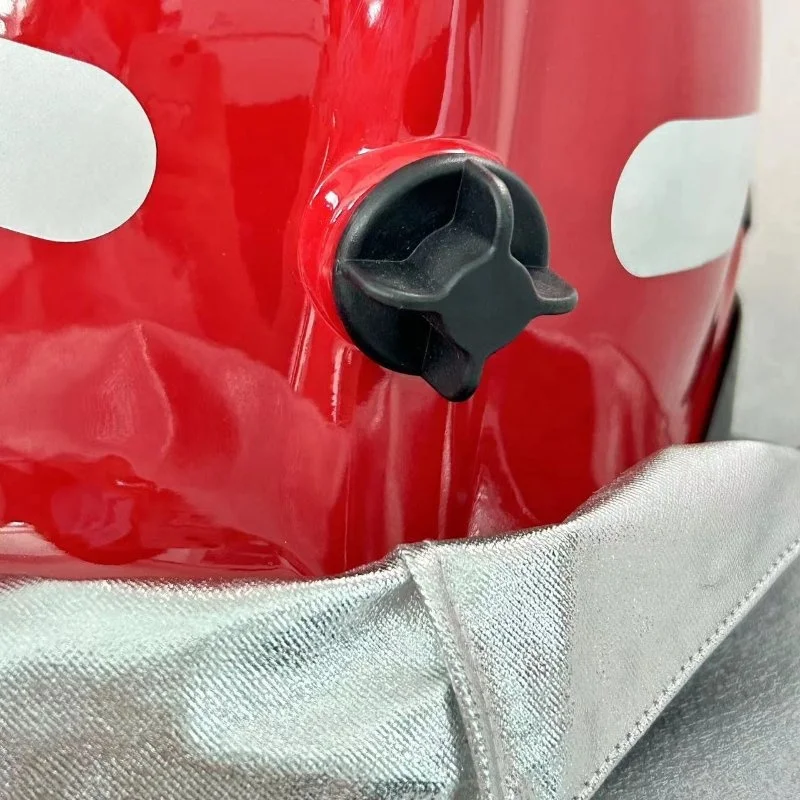 Light weight withstand high temperature firefighting helmet with adjustable chin strap for firemen