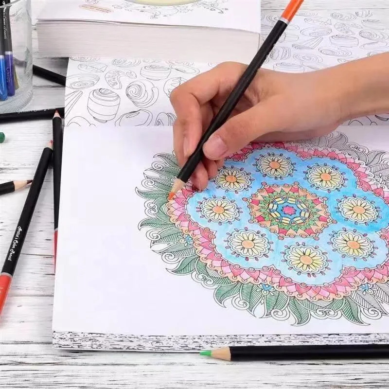 Customized wholesale portable art pencil 71 pieces sketch color pencil set