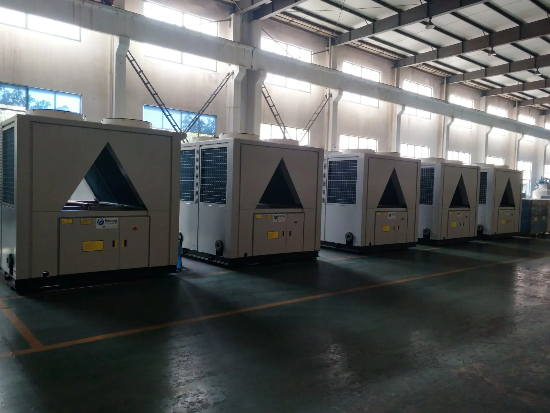 Коммерческий гибкий тепловой насос с управлением PLC модульный водяной охладитель
