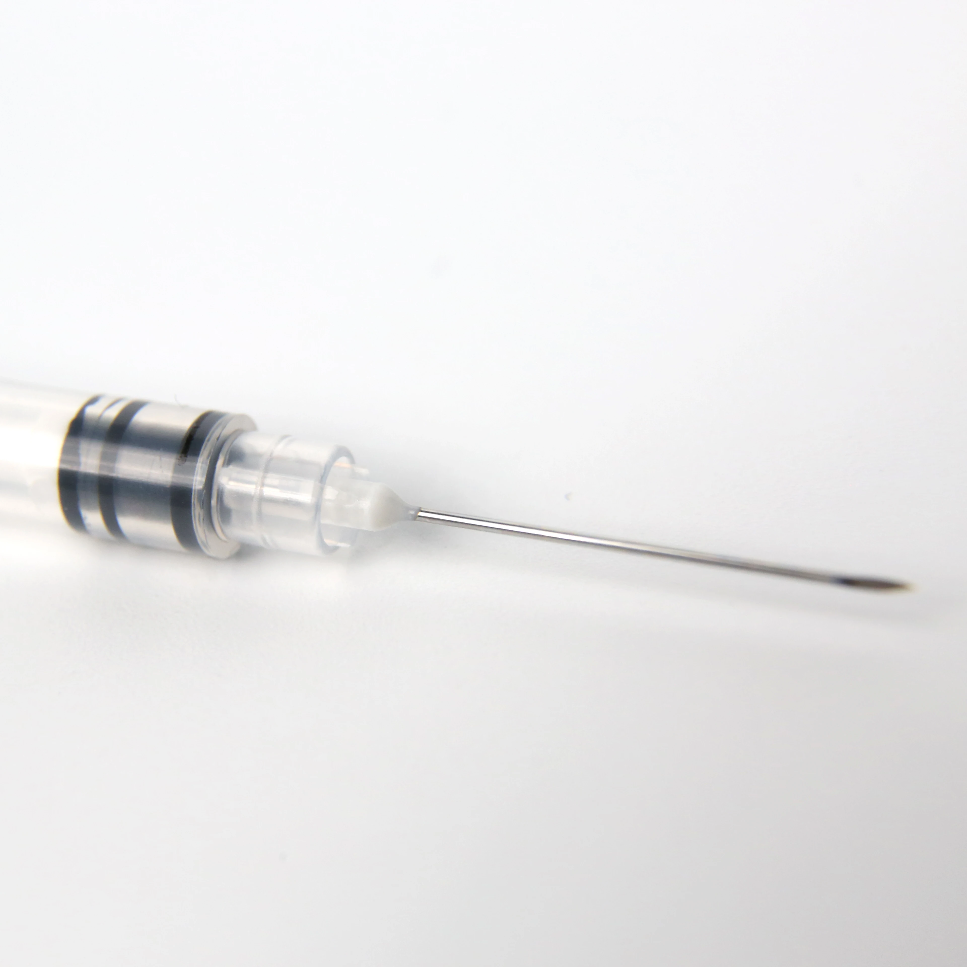 2ml 3ml 5ml 10ml 20ml plastic medical vaccine syringe disposable sterile safety syringe with needle