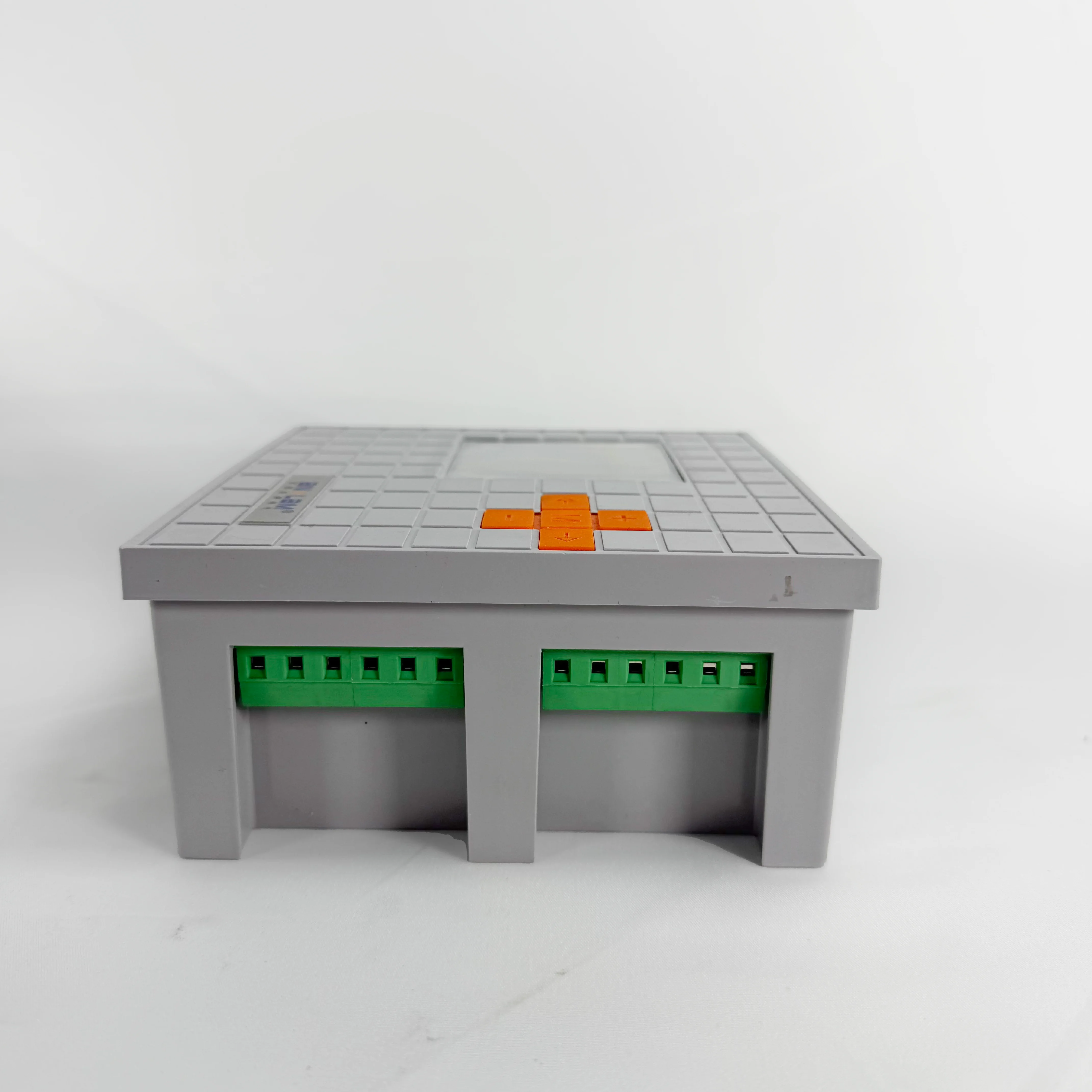 Custom Power Factor Controller used in the distribution box