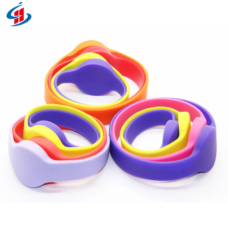 Customize RFID Cashless Payment RFID Bracelets NFC RFID Festival Wristbands 13.56Mhz Waterproof NFC Silicone Bracelets