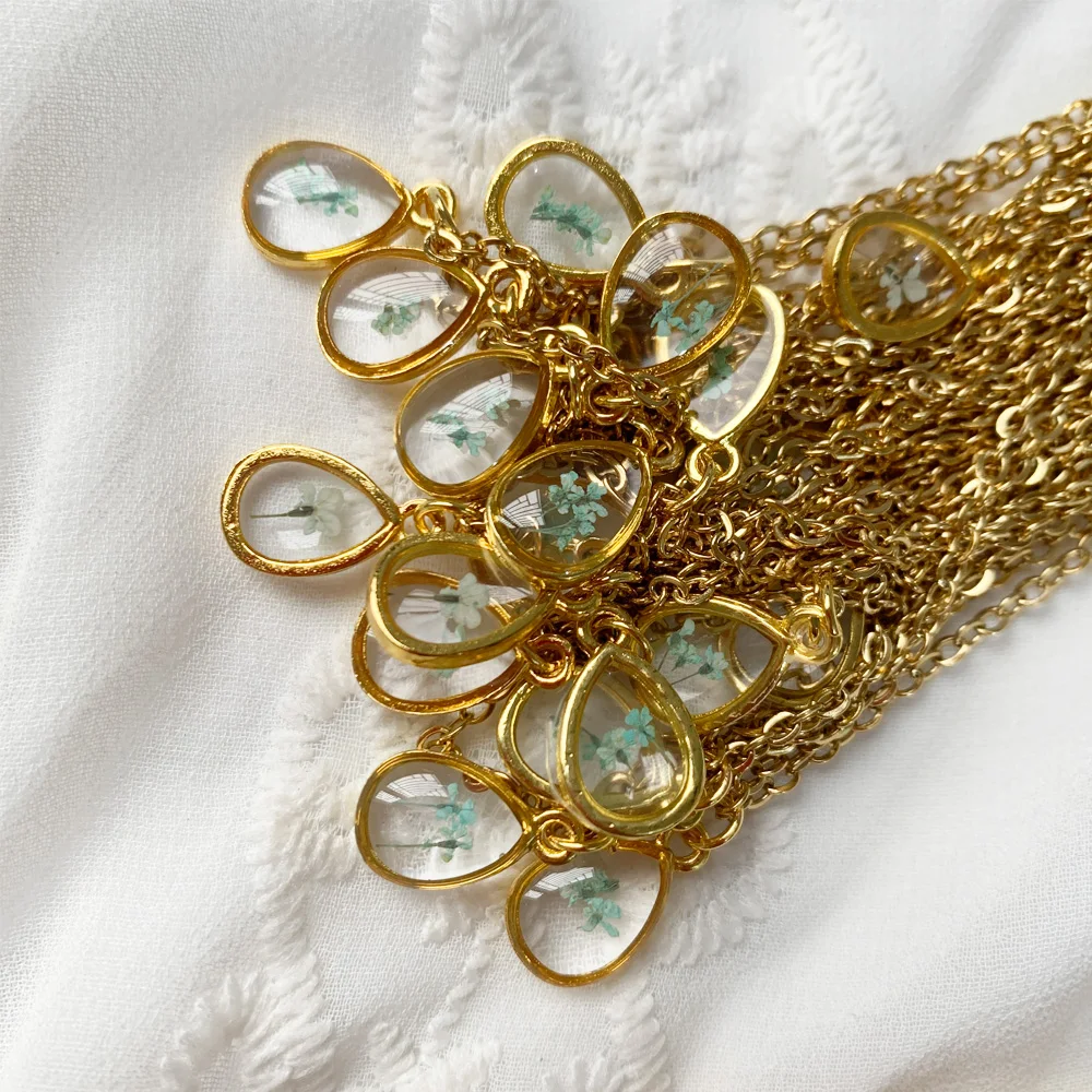 Different Color Chinese Factory Clear Gold 4 Leaf Clover Water Drop Resin Dried Flower Necklace