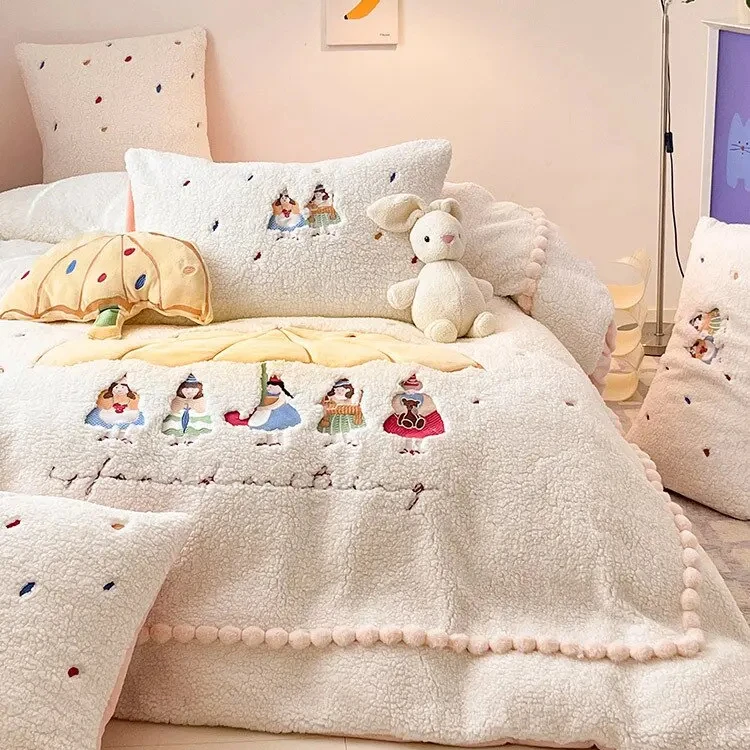 Wholesale Luxury Heart Lamb Plush Milk Plush Thickened Four Piece Set Cute Girl Embroidered Duvet Cover with Plush Bedding
