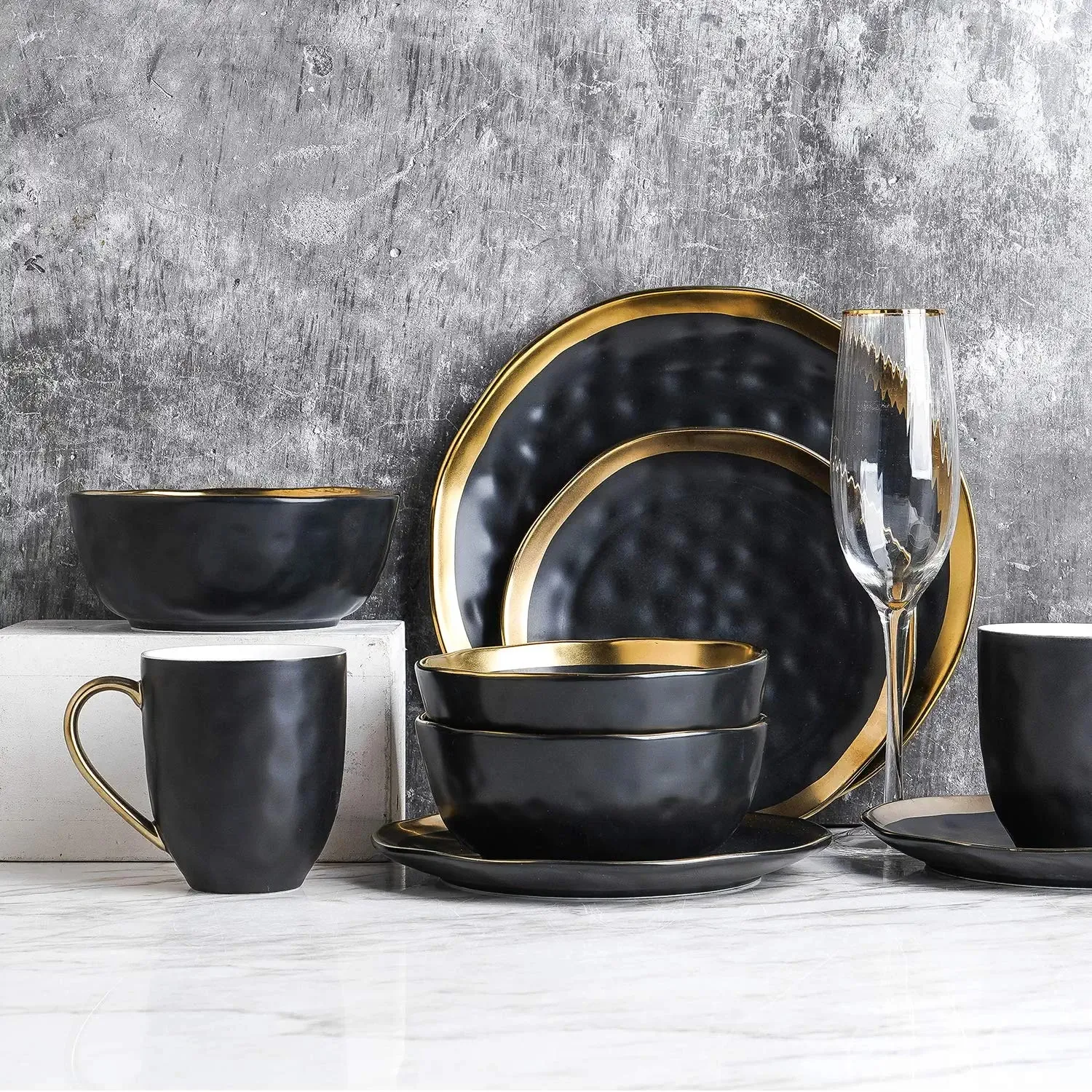 Custom Home Restaurant Kitchen Dinnerware Golden Rim Matte Black Ceramic Tableware Set