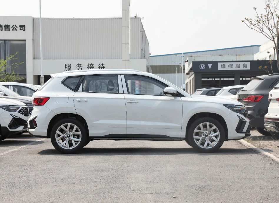 Spacious Petrol Car with Top Rated Sedan and High Quality Vehicle