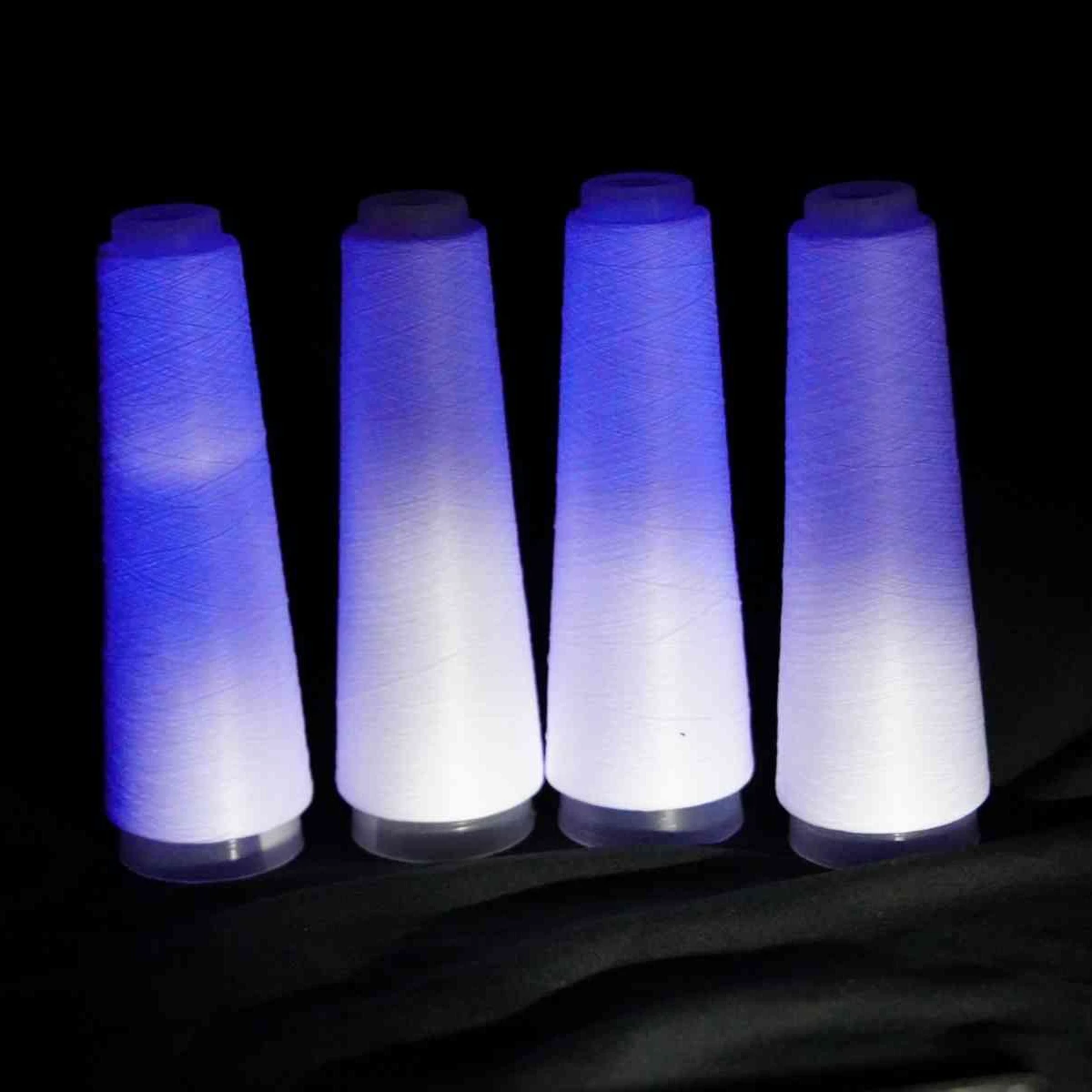 Can customize wholesale full reflective T-shirt, with cool personality of high quality luminous yarn T-shirt yarn