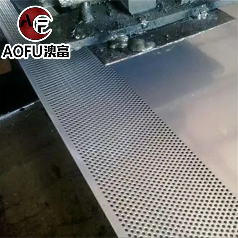 Factory direct Hot Corrosion resistant stainless steel galvanized perforated sheet Customized size for anti-theft Decoration
