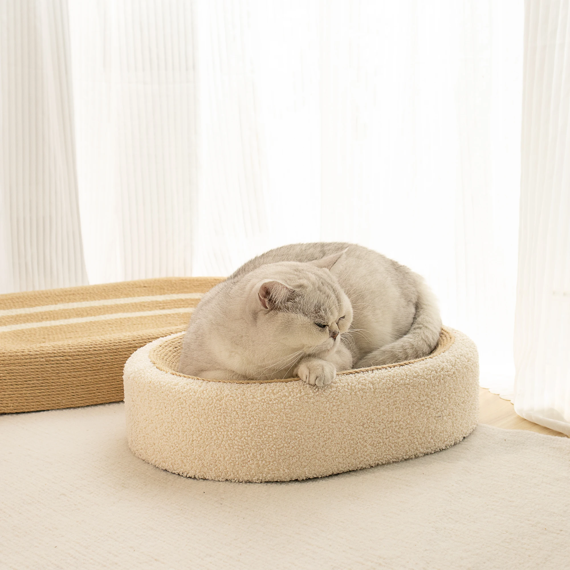 Wholesale Modern Oval Sisal Cat Scratcher Bed Plush Cat Tree for Indoor Cats with Grinding Claw Hot Sale