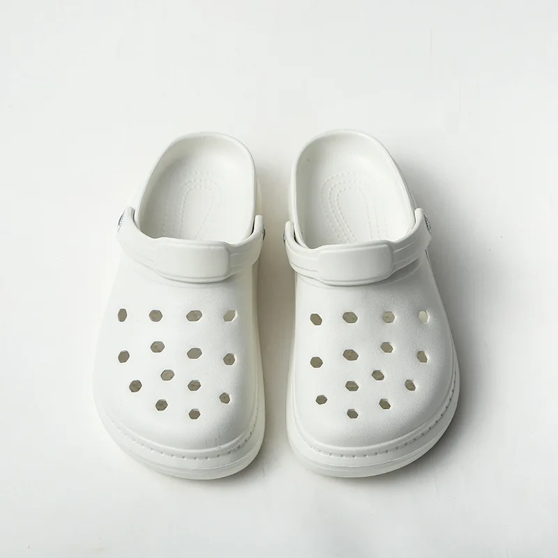 
2021 Summer Hollow Clogs Shoes For Men And Women Breathable Beach or Garden Sandals Couple Clogs Sandals And Slippers 