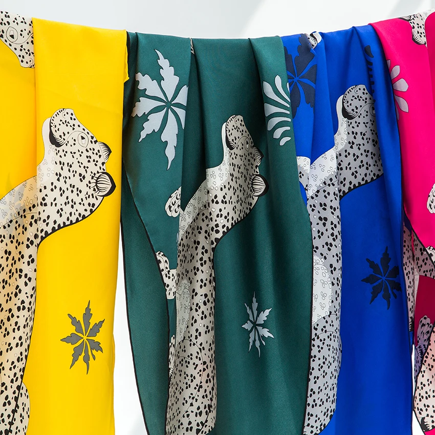 Premium Quality Made in Hangzhou 90x90cm custom twill Silk square scarf  classic carre