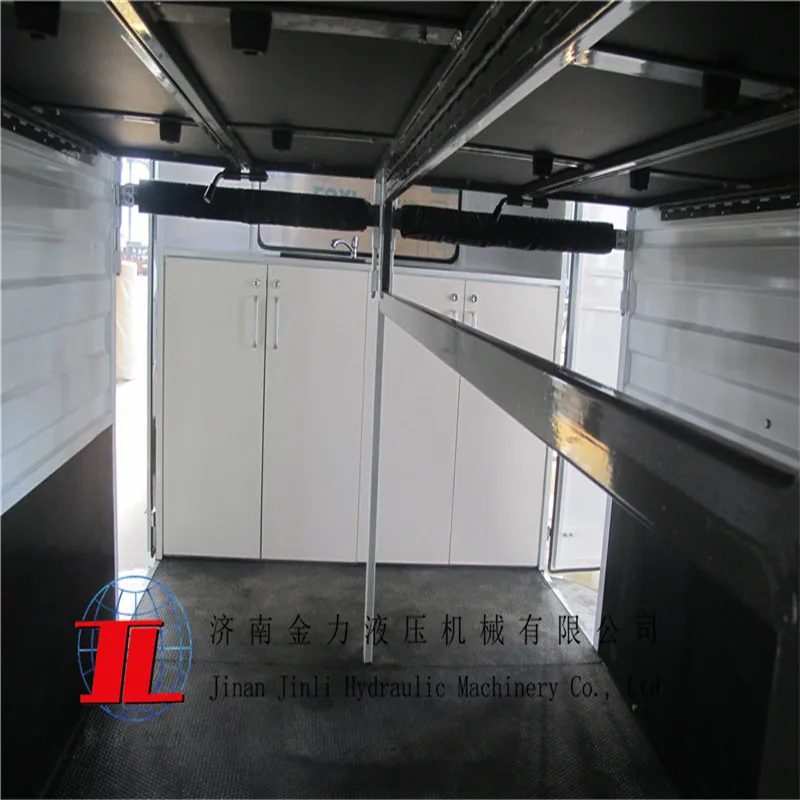 Customized Horses Transport Deluxe Horse Trailer Australian Standards