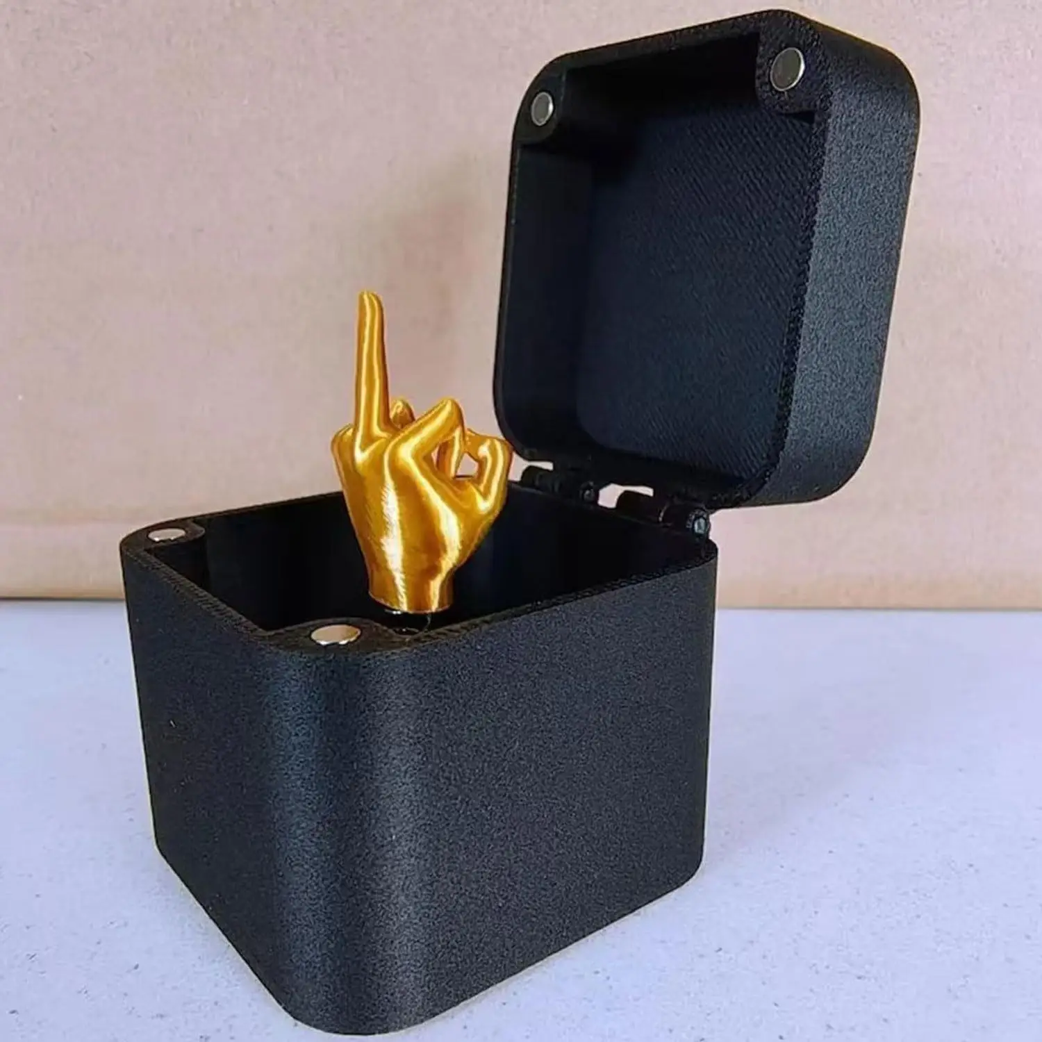 Decompression toy Spoof Hand Prank Pop Up Gift With Box Finger Middle In A Box Middle Surprise Finger Gift Box