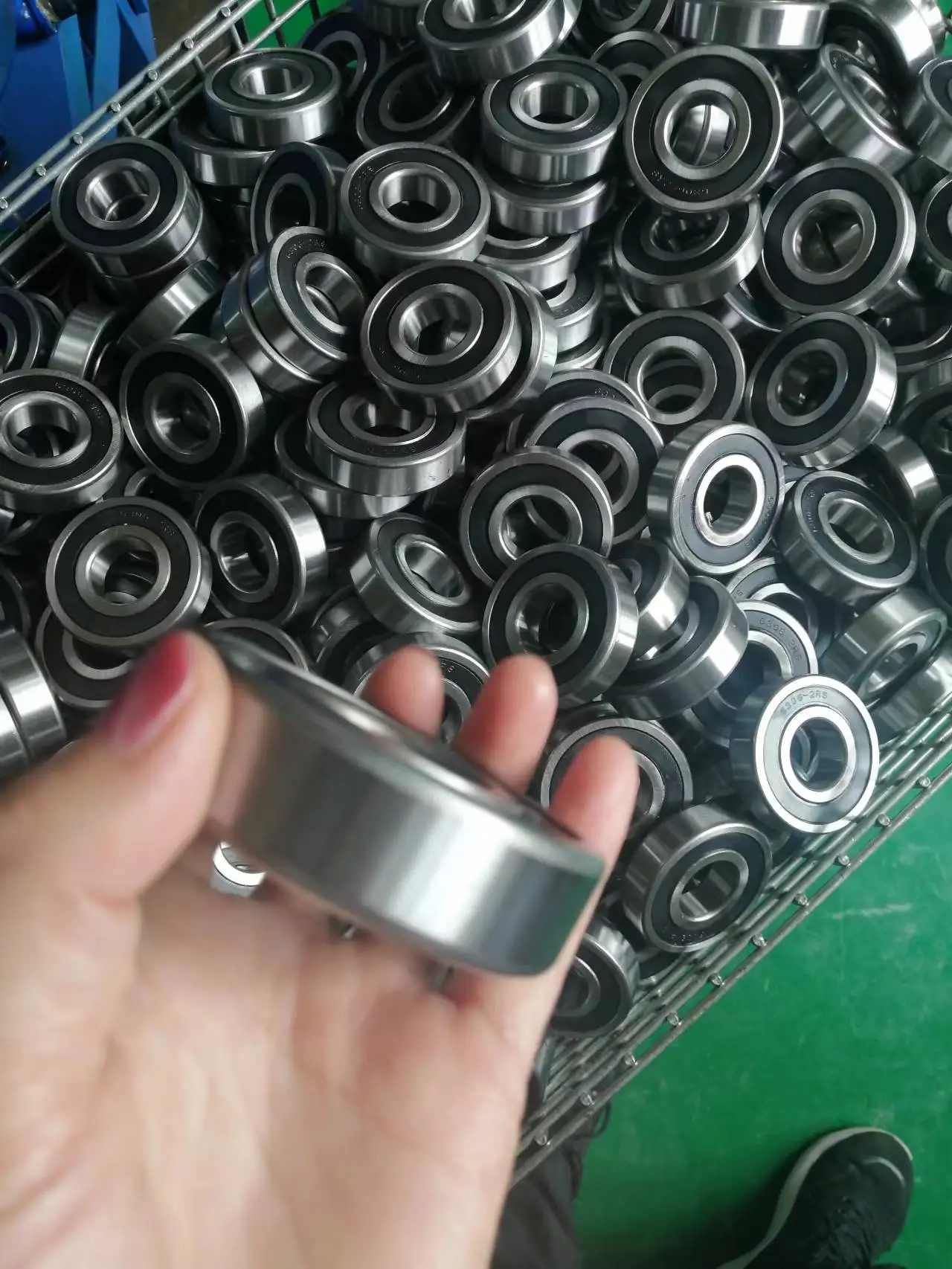 China Supplier High Quality Deep Groove Ball Bearing 6302 6000 6300 6203 6301 2RS Bearings