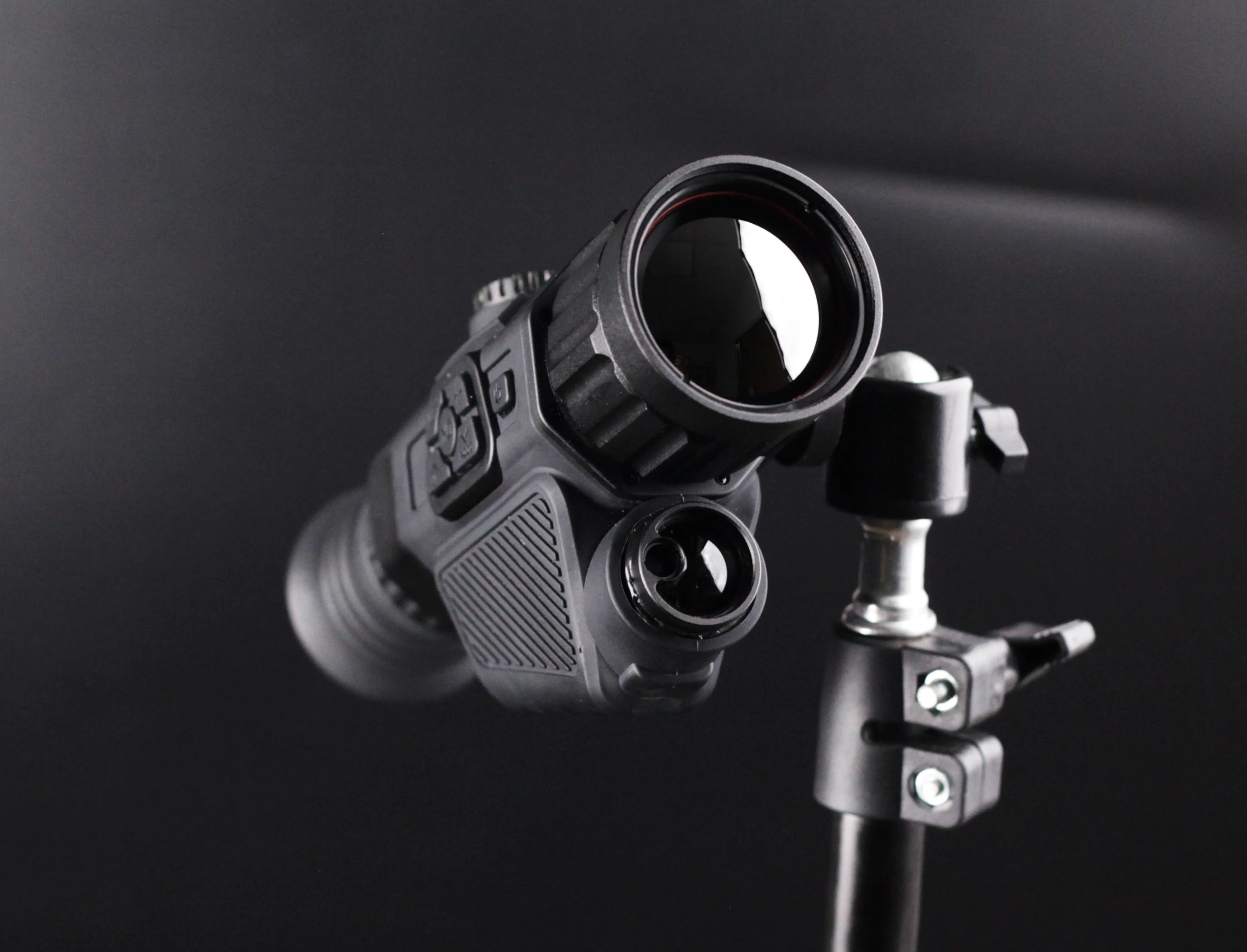 LKT06-35LRF  12um   640*512   35mm thermal monocular scope with Adjustable Color Palettes, 8X Digital Zoom