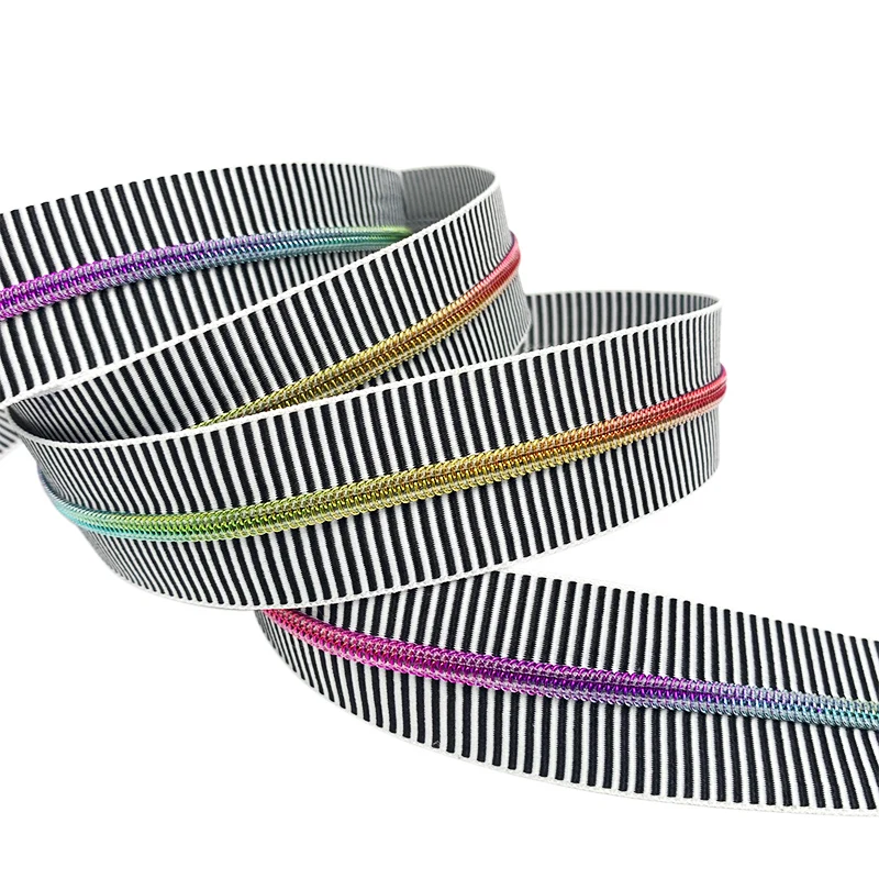 Wholesale Zipper Tape #3 Rainbow Long Chain Nylon Zippers Black and White Striped #5 Jacquard Zipper for Bags