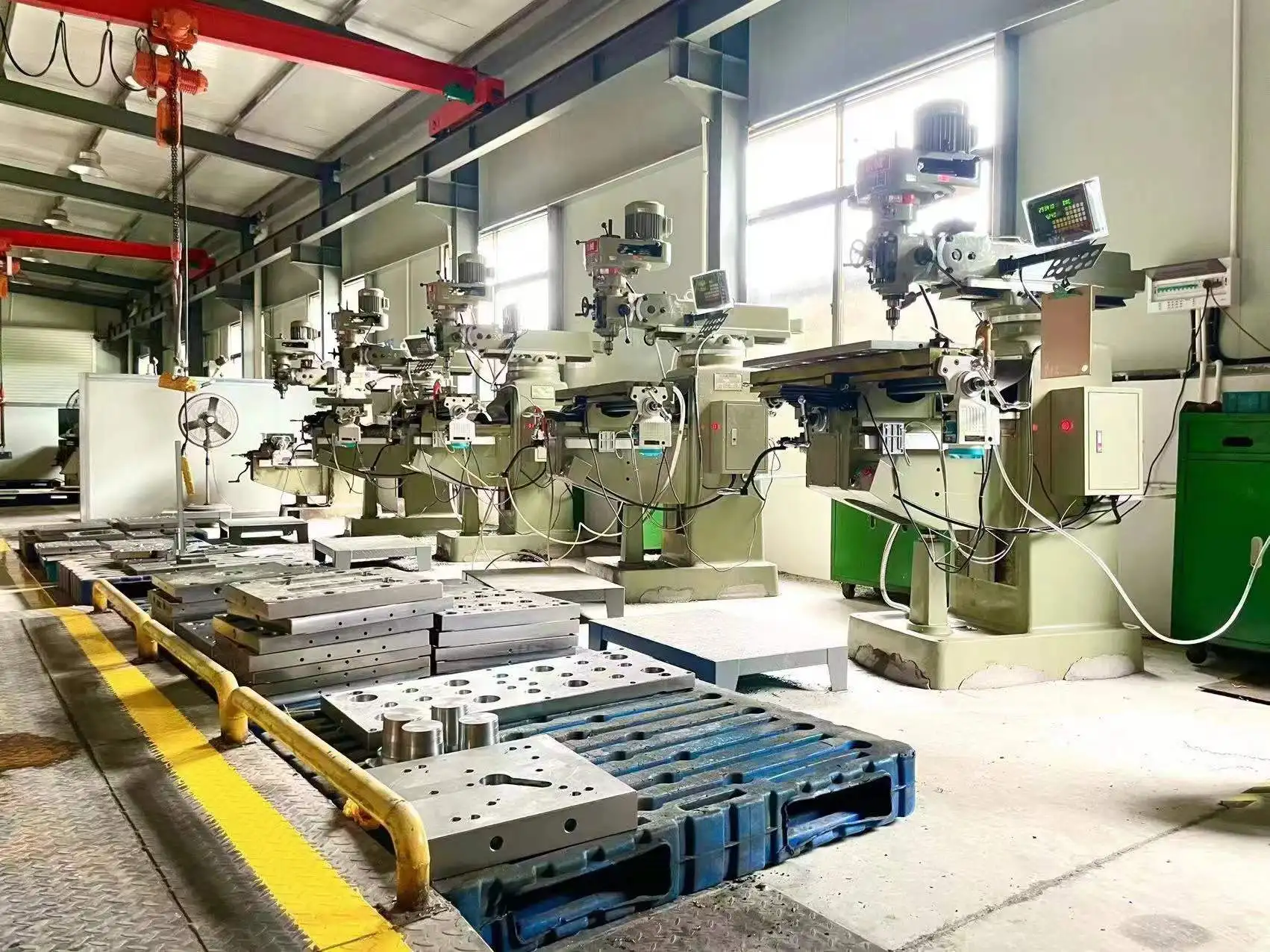 New Design Lotion Pump Airless Bottle Clear Airless Pump Bottle Packaging Screw Cap 15ml 30ml 50ml Matte round shape