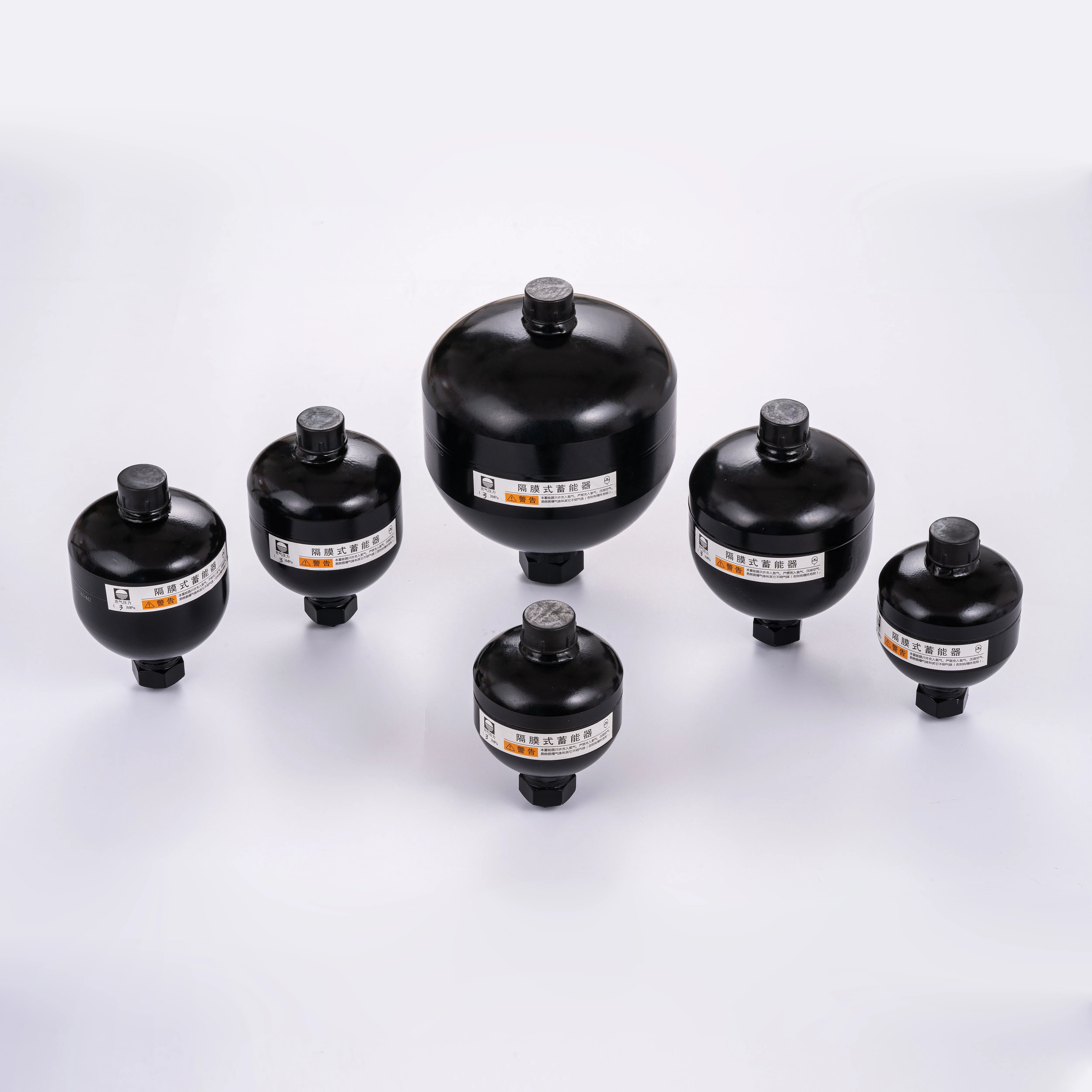 diapgragm accumulator GXQ type 0.075L 0.16L 0.25L 0.32L 0.5L 0.75L 1L 1.4L 2L 2.8L 3.5L 0.6L 21Mpa 25Mpa 33Mpathree way ball val